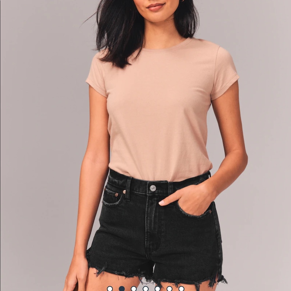 Abercrombie curve love size 10 black cut off short